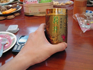 Oolong tea leaf in its original container